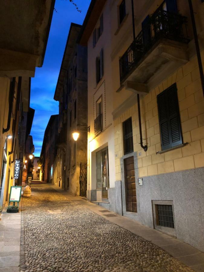 La Via Degli Artisti Διαμέρισμα Arona Εξωτερικό φωτογραφία